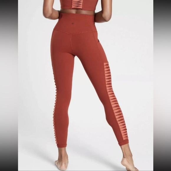 ATHLETA ‘Conscious Stash Pocket 2’ Twist Leggings Size XSP - Picture 3 of 7